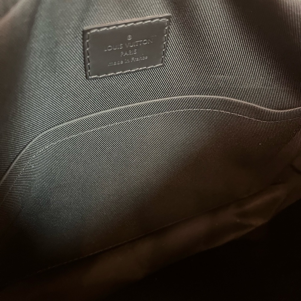 Louis Vuitton Jake Messenger PM - Picture 7 of 7